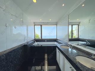 The Peak - Mount Austin Estate 13