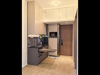 Sai Ying Pun - Des Voeux W Residence 03