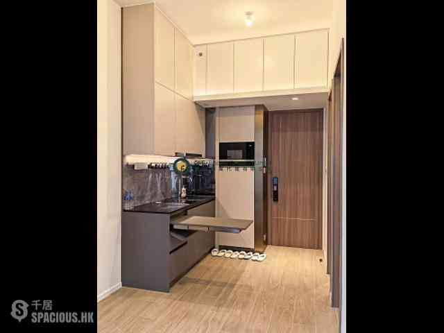 Sai Ying Pun - Des Voeux W Residence 03