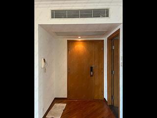 Mid Levels West - 80 Robinson Road 04