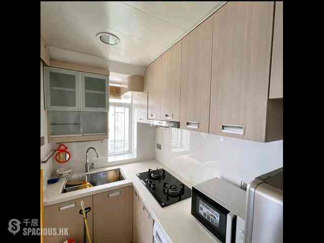 Quarry Bay - Nan Fung Sun Chuen Block 1 01