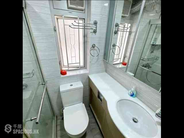 Quarry Bay - Nan Fung Sun Chuen Block 1 04