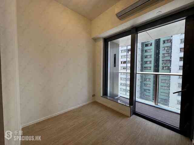 Sai Ying Pun - Des Voeux W Residence 01