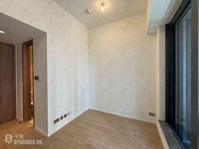 Sai Ying Pun - Des Voeux W Residence 02
