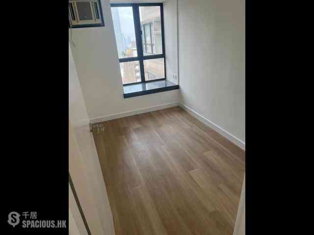 Happy Valley - Antonia House 02