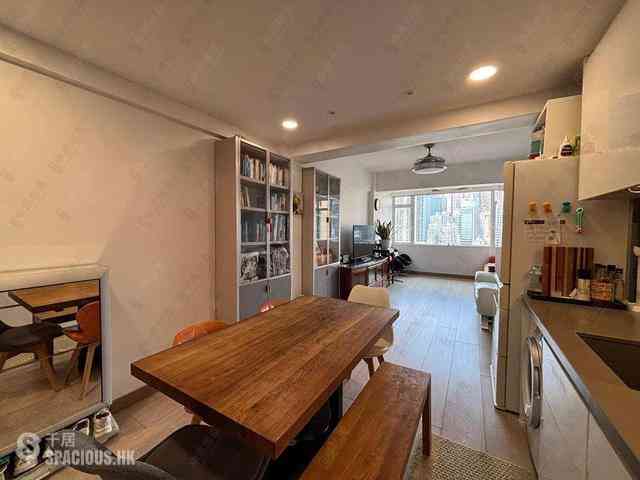 Causeway Bay - Bay View Mansion Block B 11