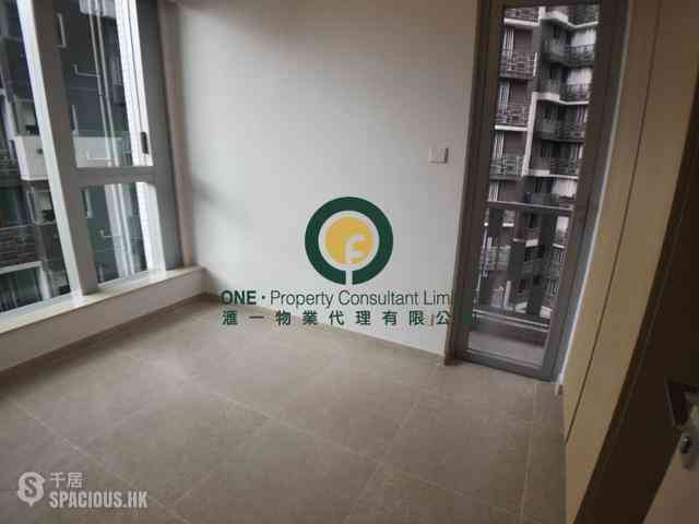 Sai Ying Pun - No.8 Hing Hon Road (Resiglow-Bonham) 06