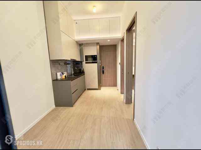 Sai Ying Pun - Des Voeux W Residence 02
