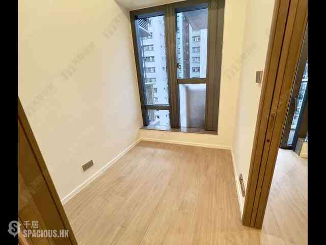 Sai Ying Pun - Des Voeux W Residence 03