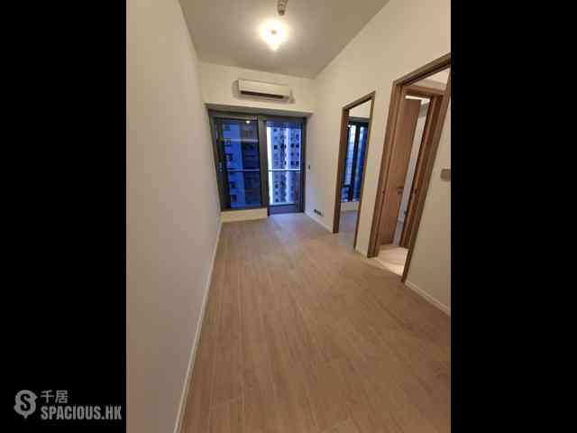 Sai Ying Pun - Des Voeux W Residence 02