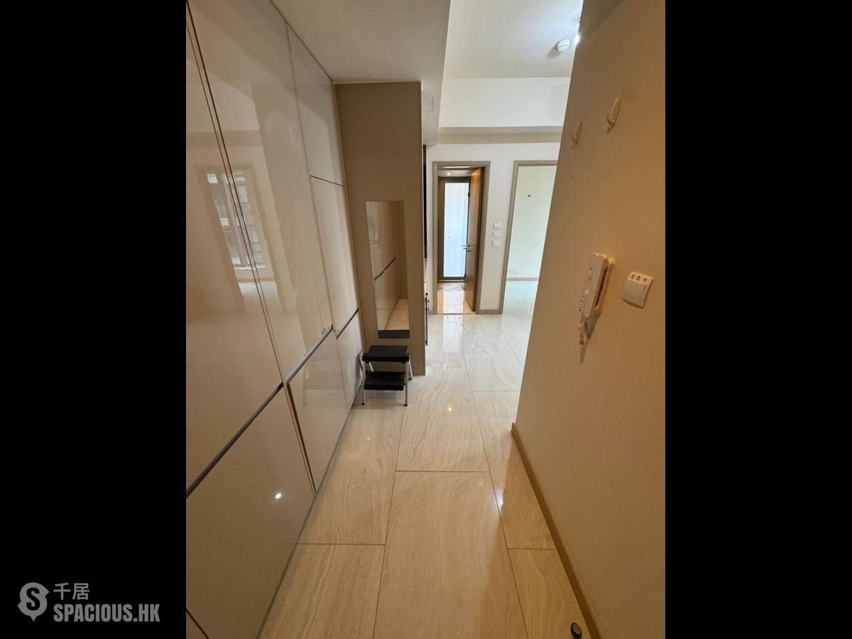 Sai Ying Pun - King's Hill 01