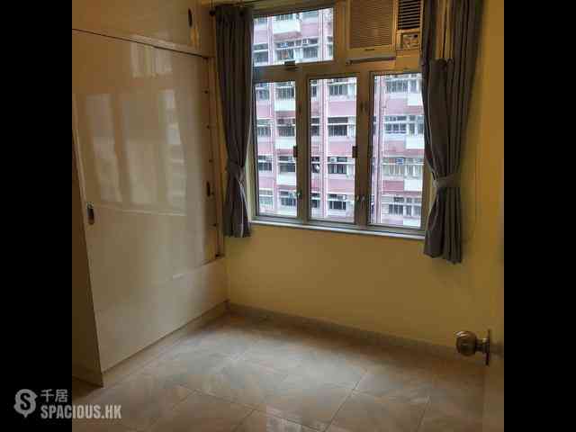 Wan Chai - Lap Hing Building 07