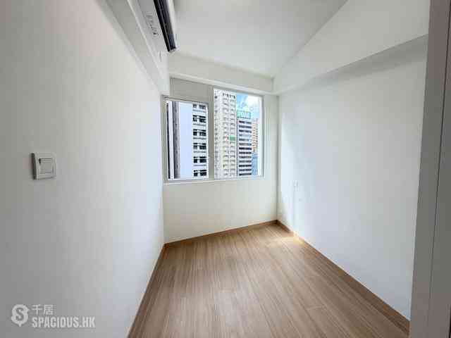 Wan Chai - Yau Kwong Building 07