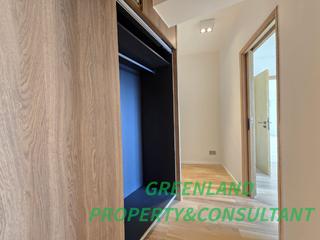Mid Levels Central - St. Joan Court 03