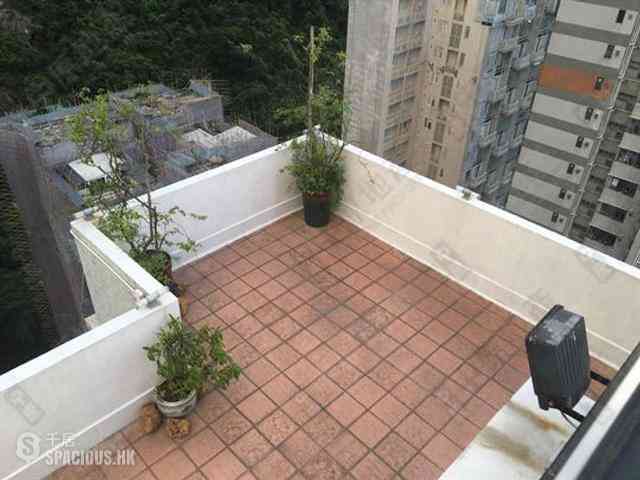 Mid Levels Central - Elegant Terrace 01