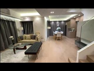 Mid Levels Central - Elegant Terrace 02