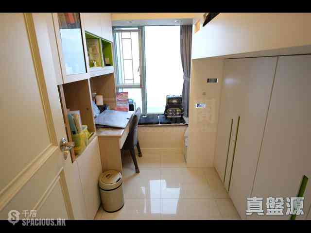 Tsim Sha Tsui - The Victoria Towers 04