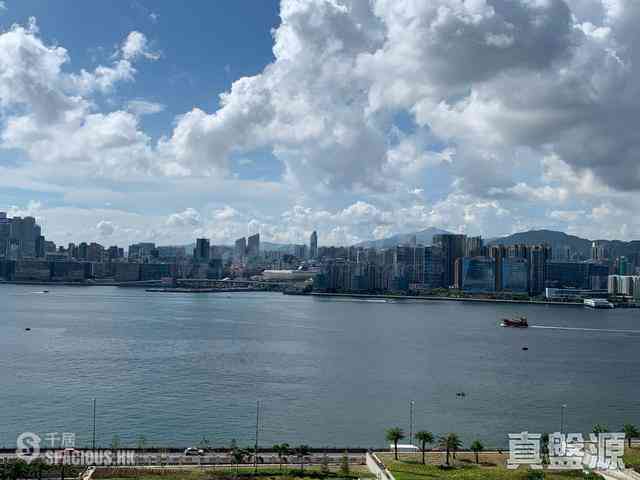 Fortress Hill - Harbour Glory 01