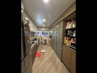 鲗鱼涌 - 惠安苑B座 02