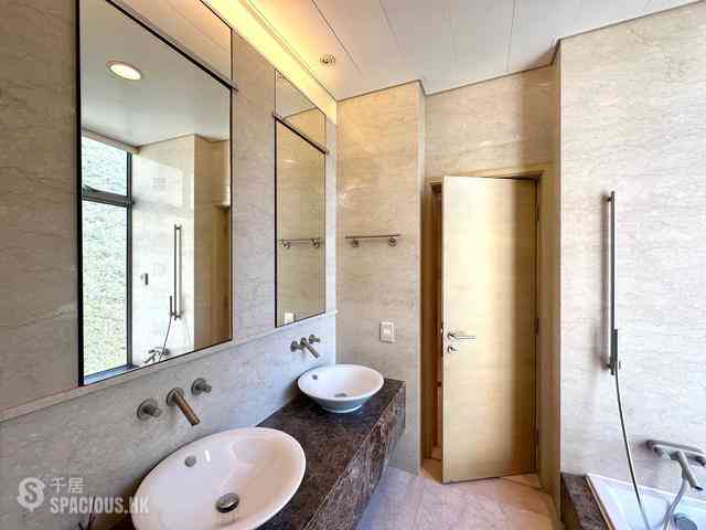 Repulse Bay - Grosvenor Place 03