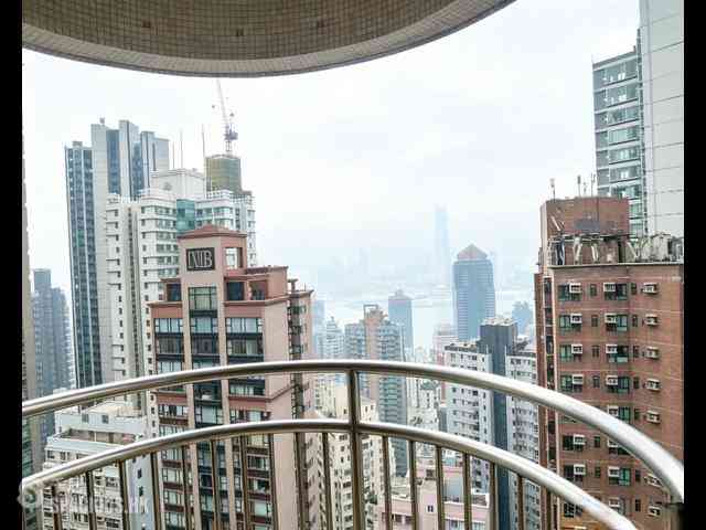 Mid Levels Central - Elegant Terrace 01