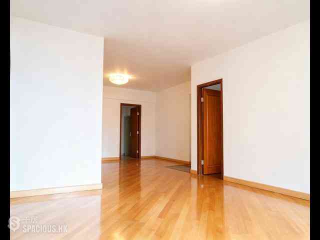 Mid Levels Central - Elegant Terrace 03