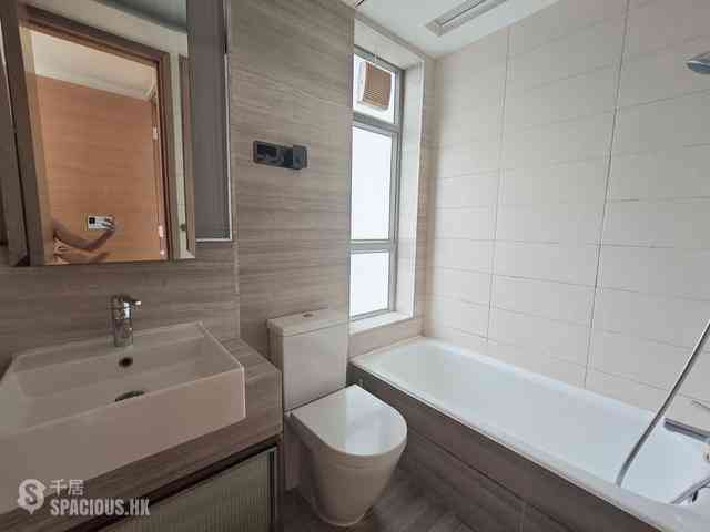 Sai Ying Pun - Island Crest 02