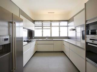 Pok Fu Lam - 18-24, Bisney Road 03