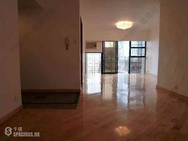 Mid Levels Central - Elegant Terrace 01