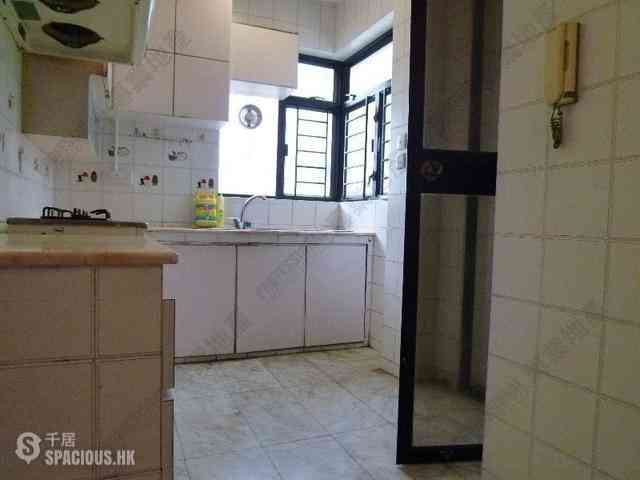 Mid Levels Central - Elegant Terrace 04