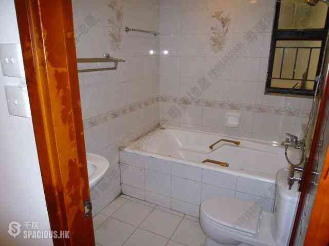 Mid Levels Central - Elegant Terrace 06