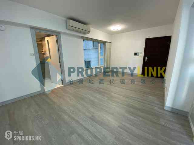 Soho - Centrestage 05