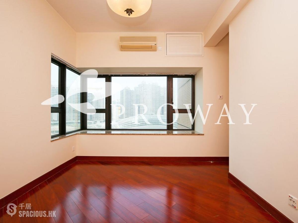 West Kowloon - The Arch 01