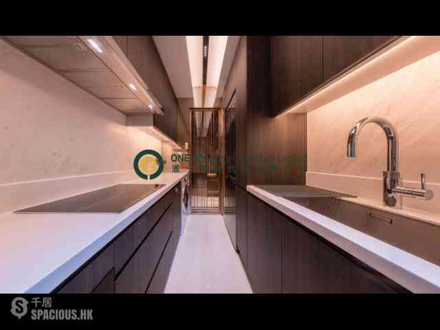 Mid Levels Central - Hillsborough Court 06
