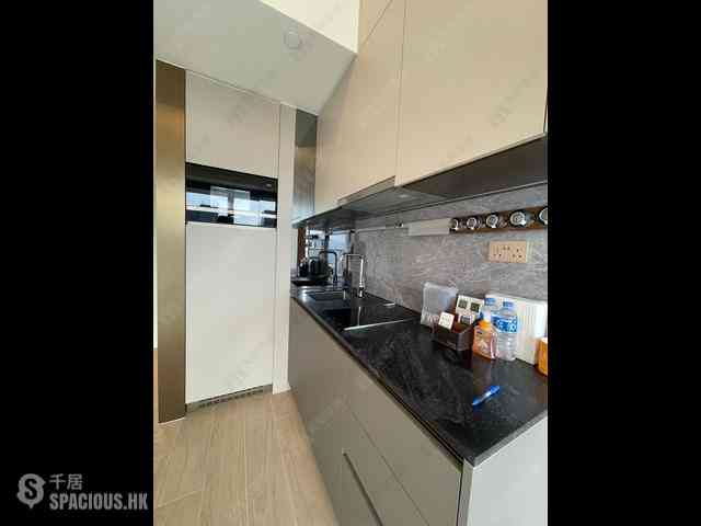 Sai Ying Pun - Des Voeux W Residence 03