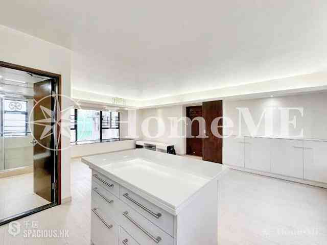 Mid Levels Central - Flourish Court 16