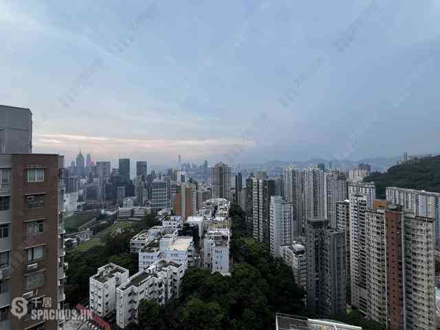 Tai Hang - Yick King Building 07