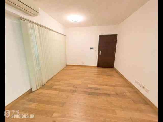 Soho - Centrestage Block 2 02