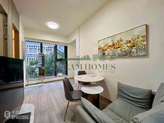 Sai Ying Pun - The Queens 01