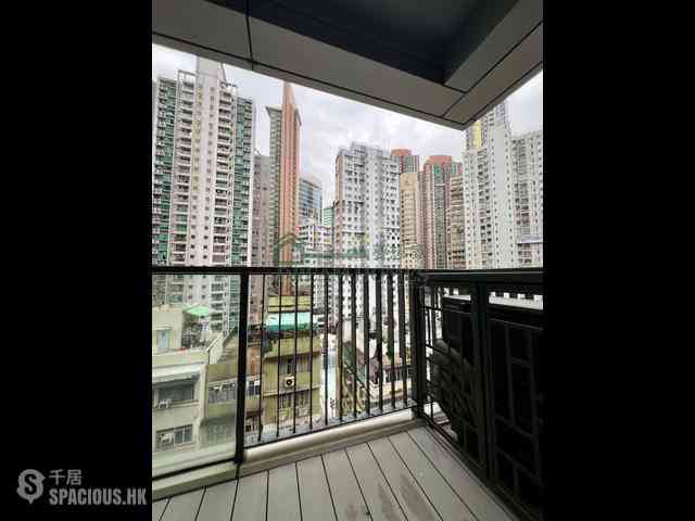 Sai Ying Pun - The Queens 03