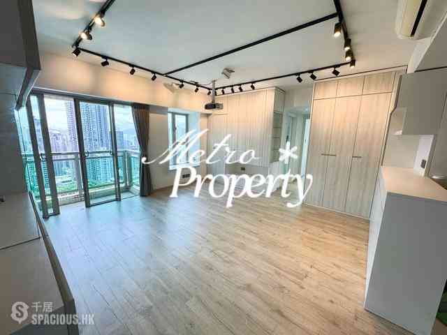 Sai Ying Pun - Centre Place 01