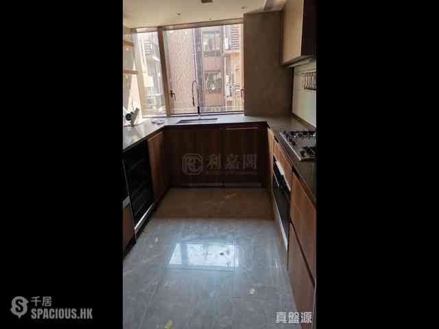Shau Kei Wan - Island Garden Block 3 03