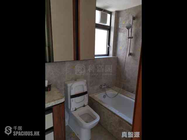 Shau Kei Wan - Island Garden Block 3 04