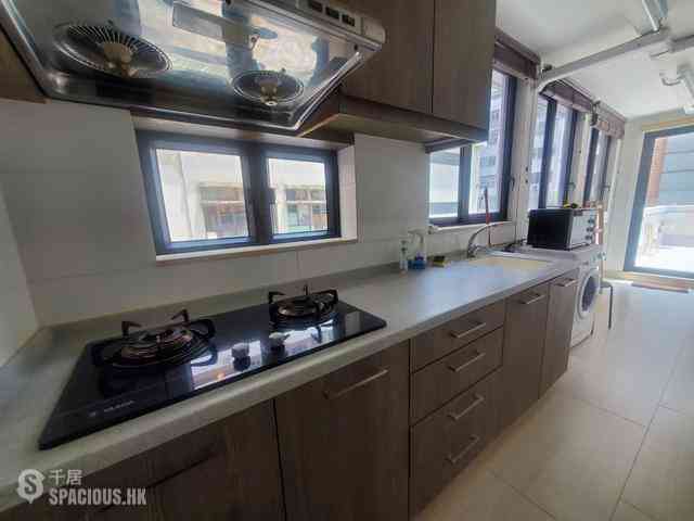 Wan Chai - Chin Hung Building 04