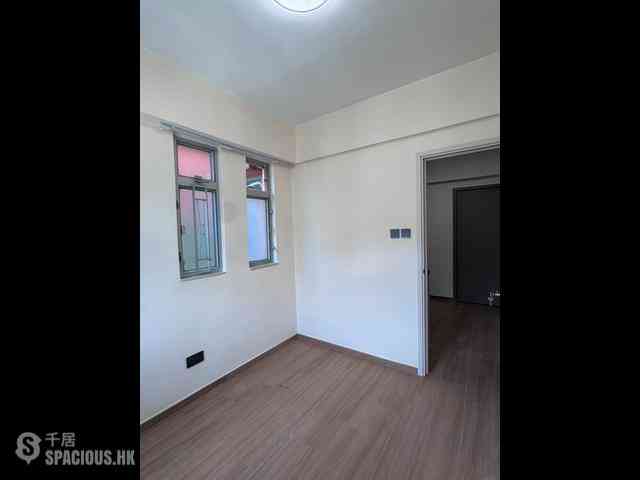 Sai Ying Pun - Kwan Yick Building Phase 3 04