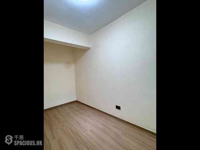 Sai Ying Pun - Kwan Yick Building Phase 3 06