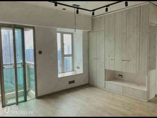 Sai Ying Pun - Centre Place 05
