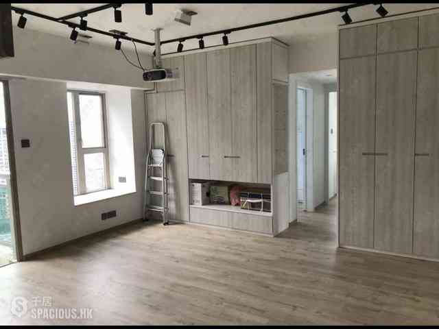 Sai Ying Pun - Centre Place 04