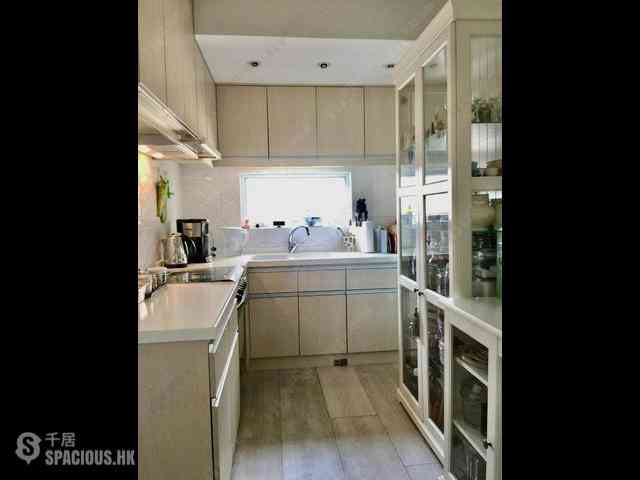 Mid Levels East - Camelot Heights 12
