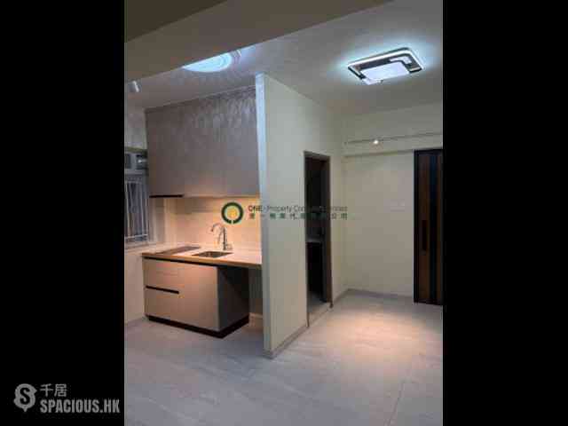 Shek Tong Tsui - Sun On Building 02